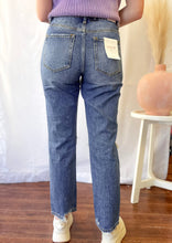 Load image into Gallery viewer, High Rise Straight Jeans
