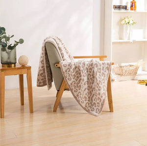 Leopard Design Ultra-Soft Throw Blanket: Beige
