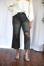 Load image into Gallery viewer, Distressed Vintage Washed Wide Leg Jeans - Black
