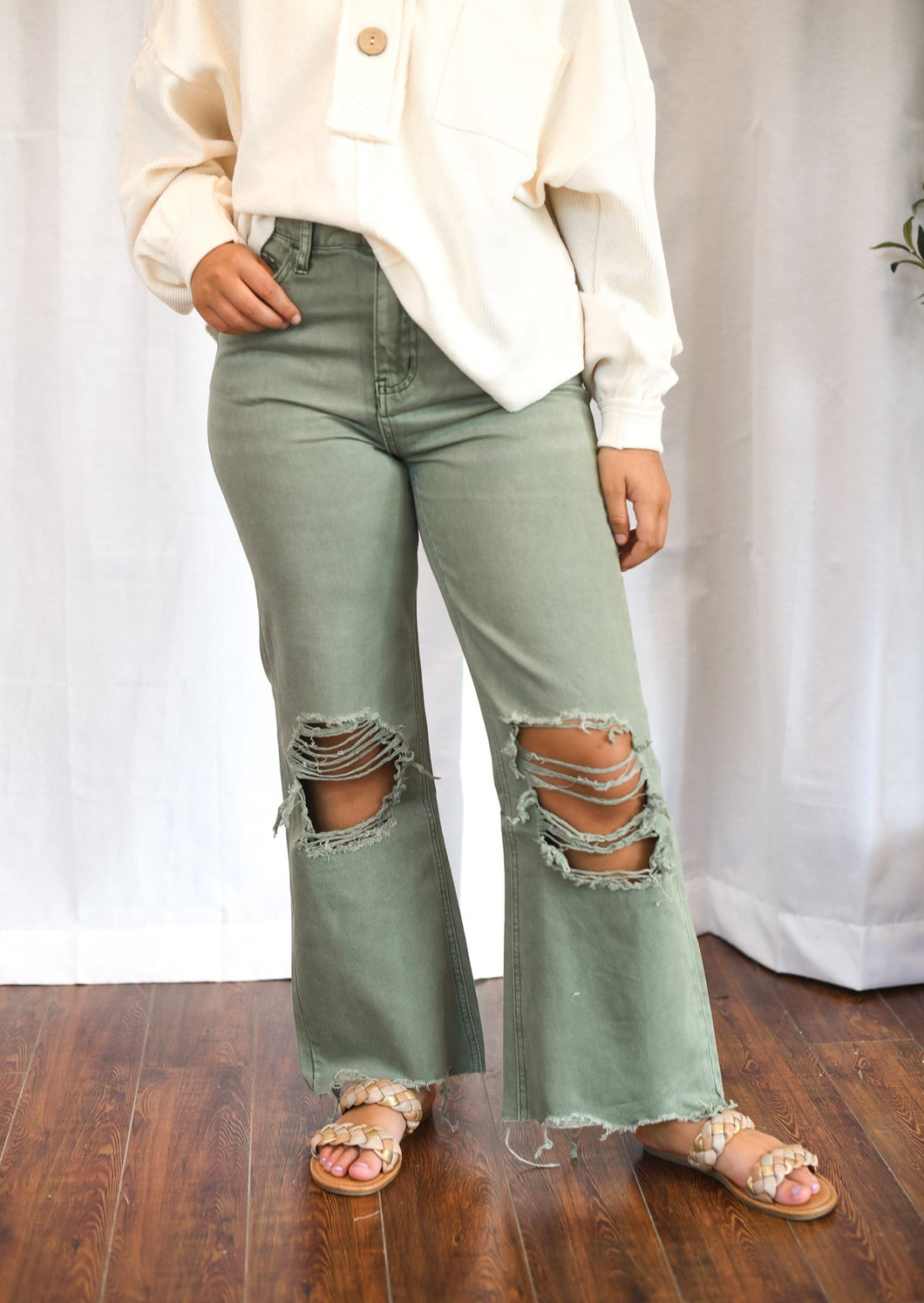 Vervet Olive Distress Straight Jean