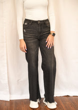 Load image into Gallery viewer, High-Rise Wide Leg Jeans Black
