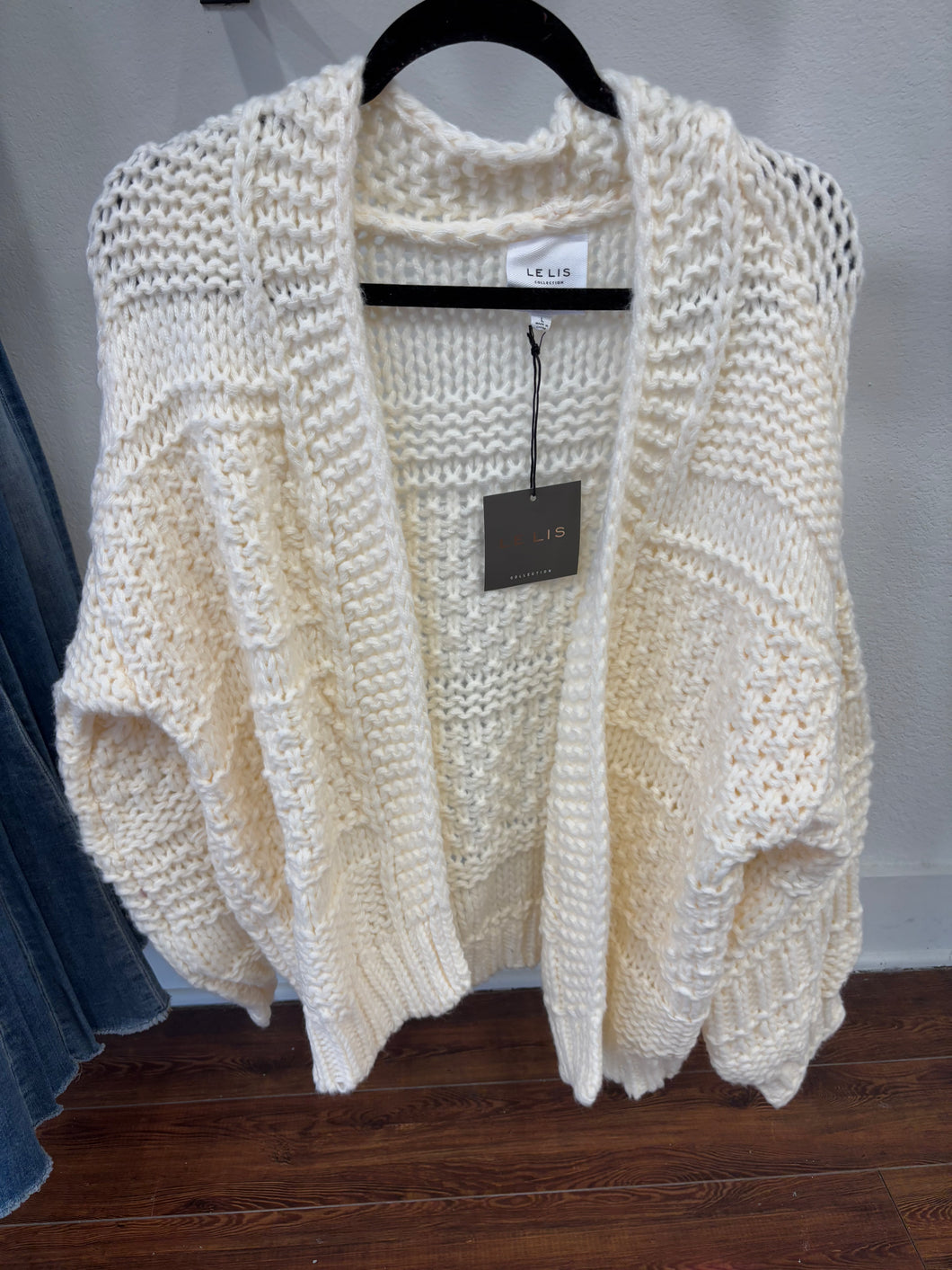 Chunky Cream. Knit Cardigan