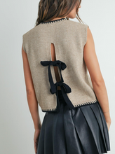 Load image into Gallery viewer, Soft Ribbed Sweater Vest
