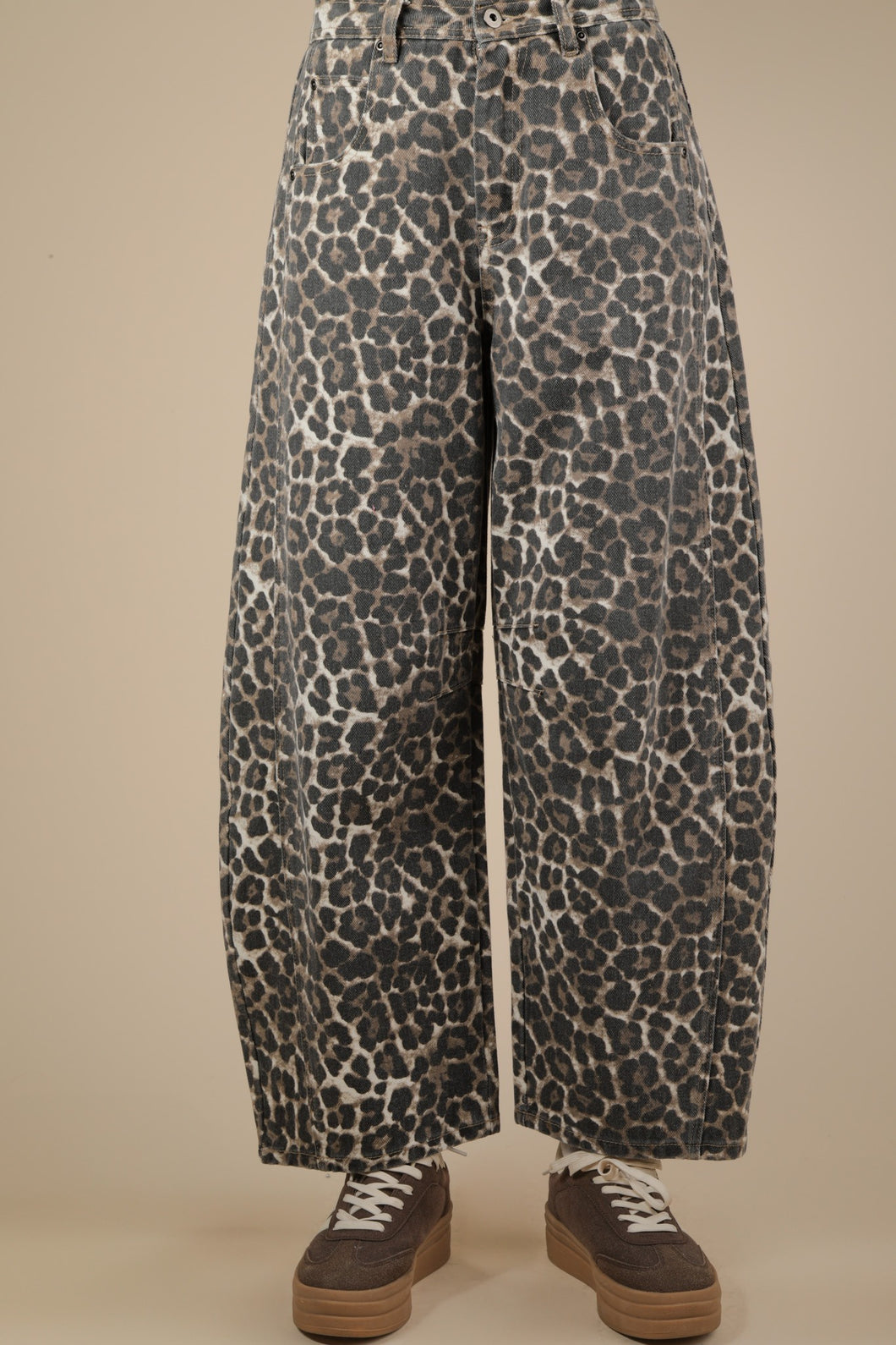 Leopard Printed Barrel Jeans