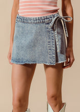 Load image into Gallery viewer, Waist Tie Frayed Denim Skort

