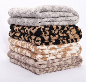 Leopard Design Ultra-Soft Throw Blanket: Beige