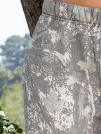 Solange camo sweatpants elastic waistband detail